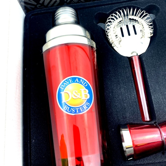 Cocktail Shaker Set D&B Dave and Busters Strainer Jigger Red Boxed Bartender - Picture 2 of 6